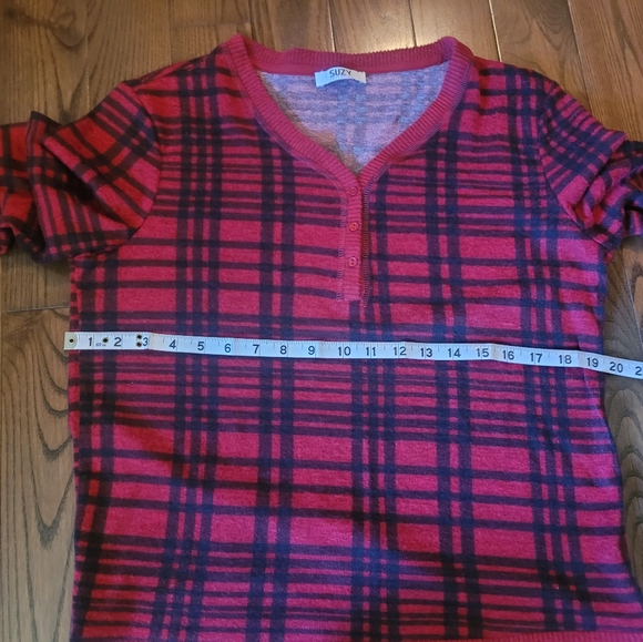 NWOT CHRISTMAS 2 PIECE PJ SET, Never Worn,only tried on, Great Christmas gift. - Picture 3 of 8